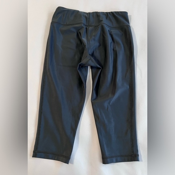 Under Armour UA Heat‎ Gear Capri Black Stretchy Compression Womens Small S - Picture 7 of 9